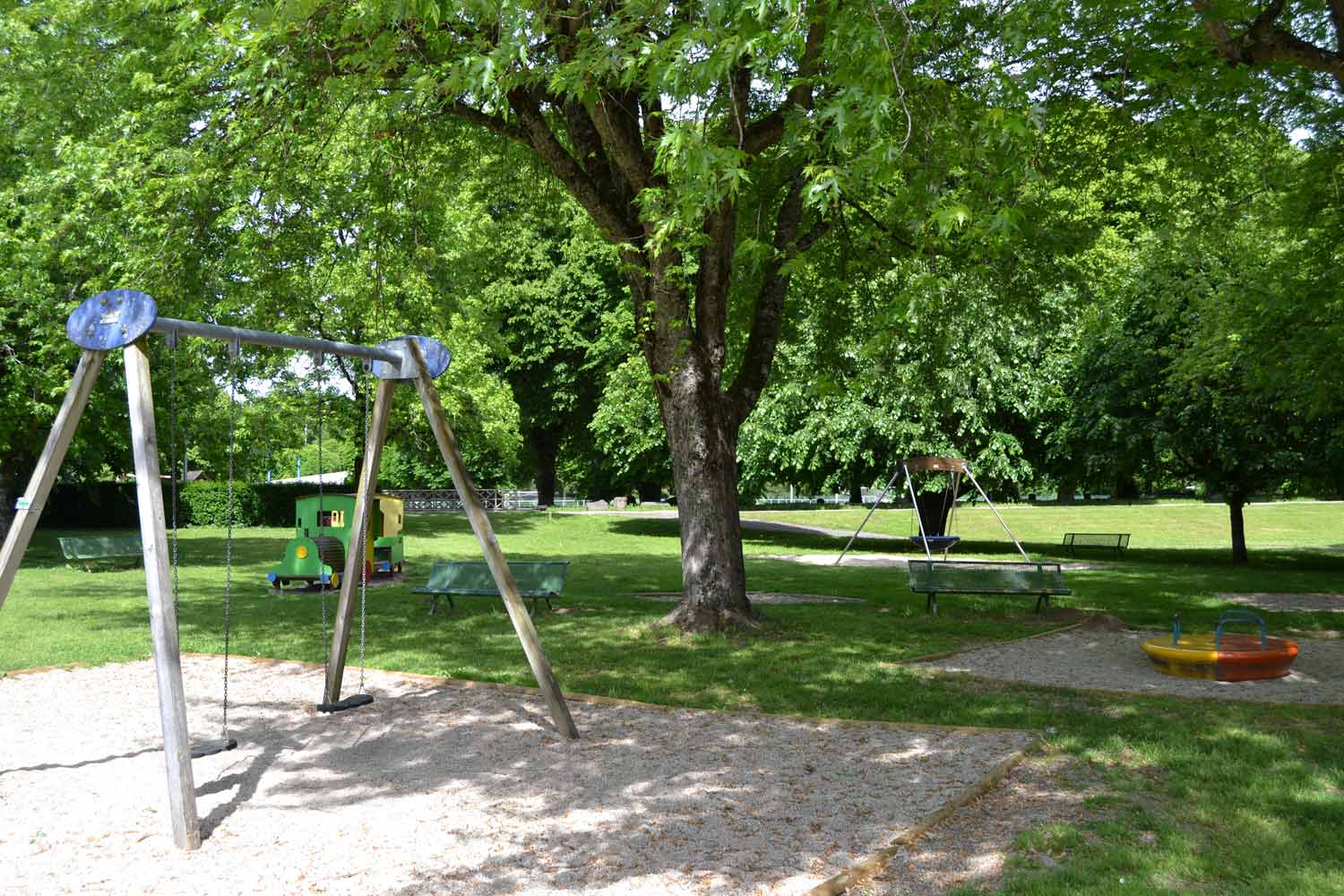 parc-des-sports-jeux-vic-sur-cere