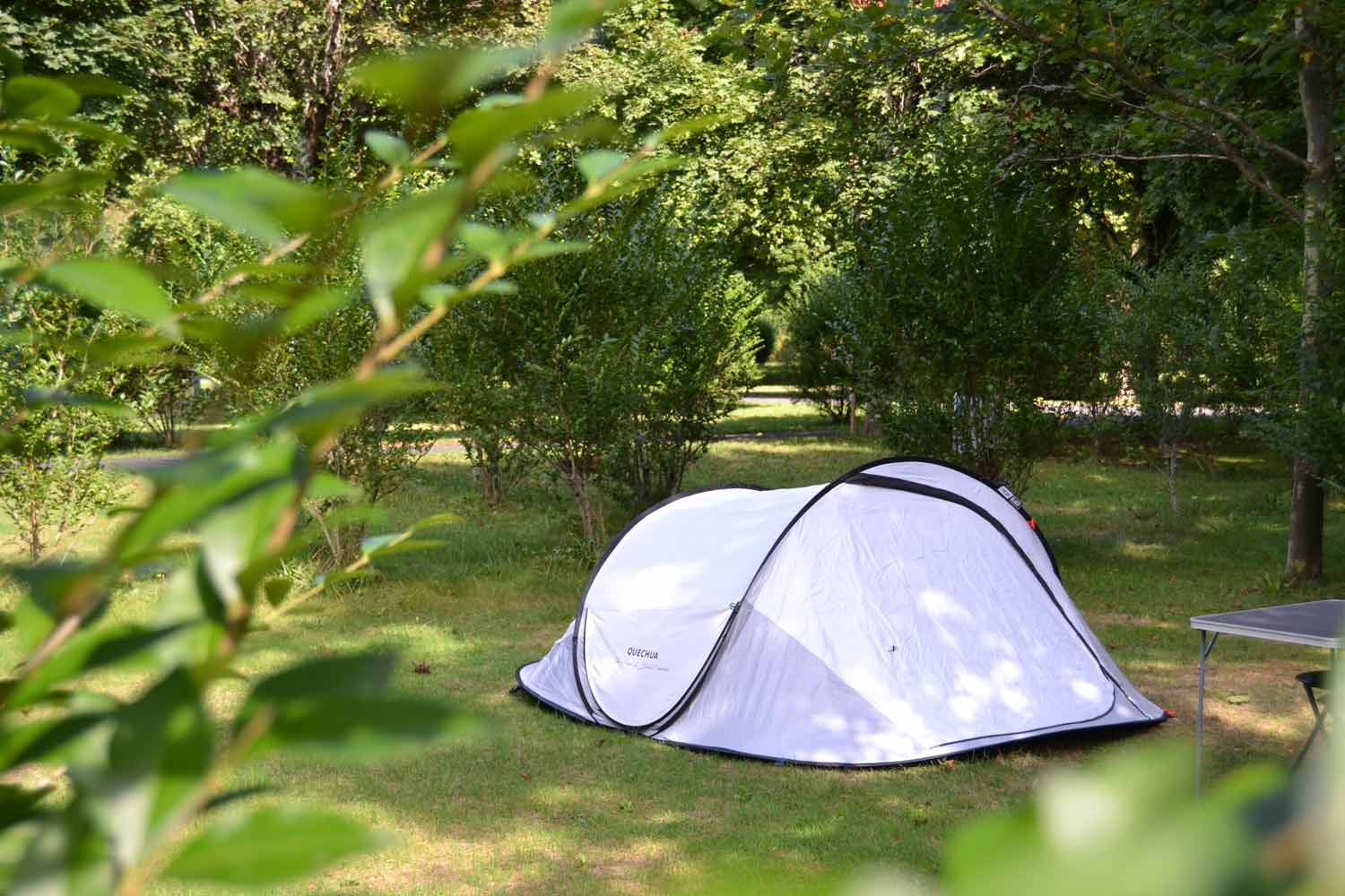 tente-camping-municipal-vic-sur-cere